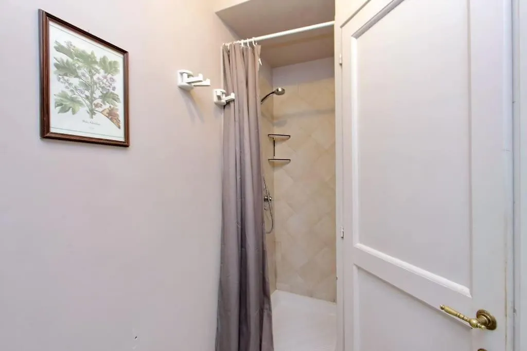 Navona Elegant Two Bedroom Apartment Rome